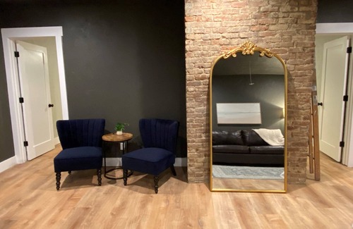 Greensburg Apartment | Premium Accommodations for up to 6 people in the heart of Downtown Greensburg