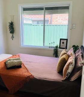 St. Albans Apartment | Premium bedroom in central location