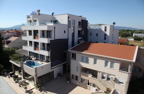 Bregvija Bed & Breakfast | Premium Berlin with Pool