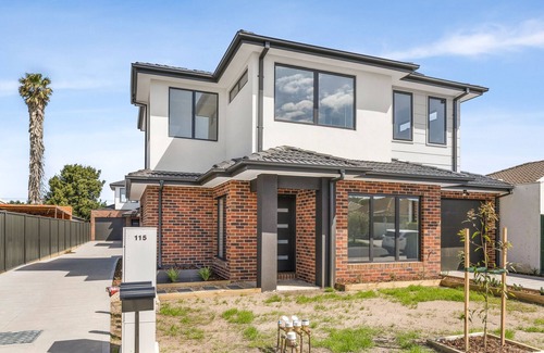 St. Albans House | Premium Double Bedroom In A Beautiful Suburb