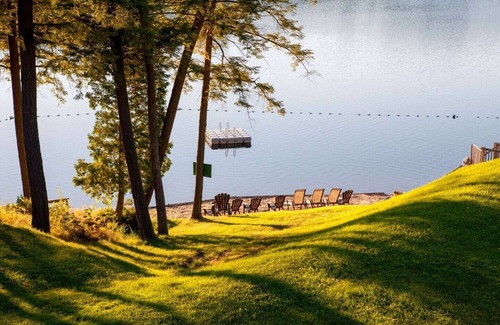 Seguin Cabin | Premium Four-Bedroom Cottage