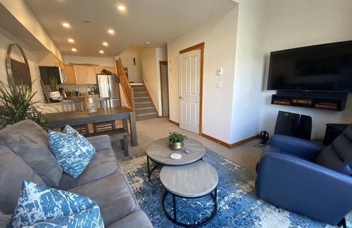 Canmore Condo | Premium Mountain Views! One bedroom Penthouse Condo in The Lodges at Canmore