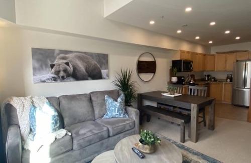 Canmore Condo | Premium Mountain Views! One bedroom Penthouse Condo in The Lodges at Canmore