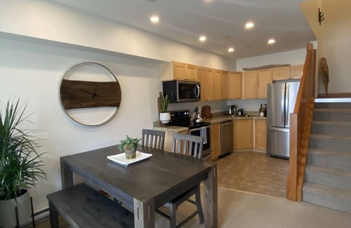 Canmore Condo | Premium Mountain Views! One bedroom Penthouse Condo in The Lodges at Canmore