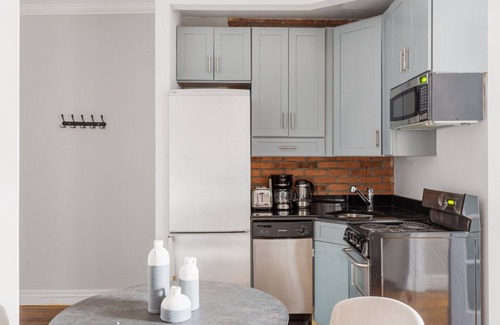 Tudor City Apartment | Premium Murray Hill 2BR w/W/D, nr UN, by Blueground