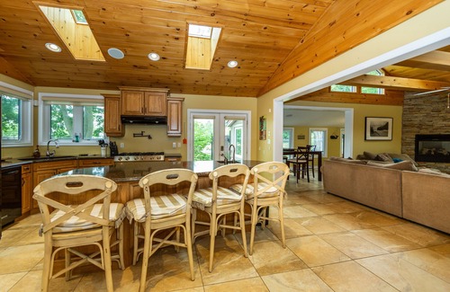Central Elgin Cottage | Premium on First - across the street from the beach!