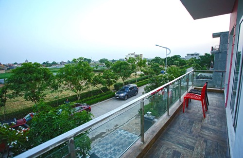 Palanpur Villa | Premium Private Room