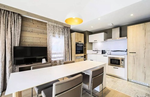 Meribel Centre Apartment | Premium Residence L'Hévana - Prestige 2 bedroom apartment (6 people)