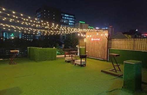 Sainik Farm Hotel | Premium Rooms In Haus Khas