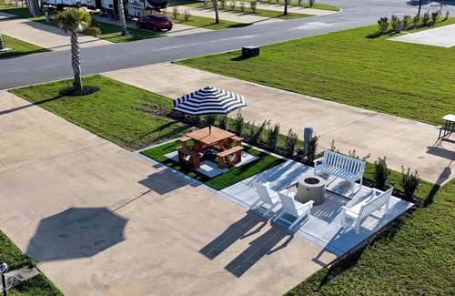 Foley RV Rental | Premium RV Site ⛱️ Resort Amenities 👙Heated Pool🎢 Near OWA & Beaches 🐚🏝️🌊!