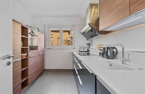 Cents Apartment | Premium Stay in Modern City Apartment