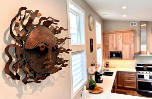 Riverside House | PREMIUM SUNRISE HOUSE Waterfront Views Sauna 20% Off Bike Rentals+MTB Pass