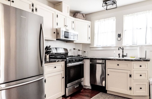 Nob Hill Cottage | Prescott Carriage House - Only 2 Blocks from the Courthouse Square