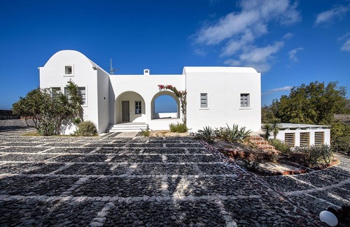 Akrotiri Villa | Presidential Villa - My Rental Homes