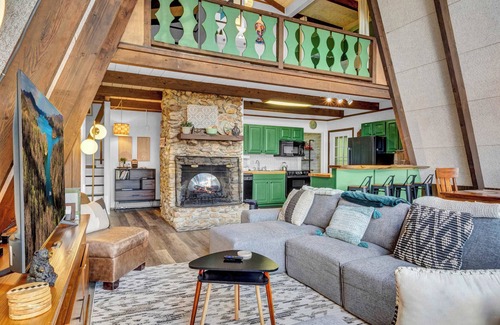 Beech Mountain Cabin | Press Pause | Hot Tub + Epic Mountain Views