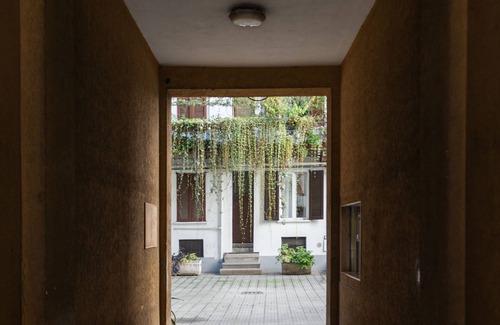 NoLo Apartment | Prestige Home - near Sub and Train