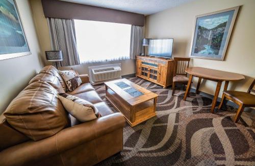 Smithers Hotel | Prestige Hudson Bay Lodge & Conference Centre, WorldHotels Crafted Collection