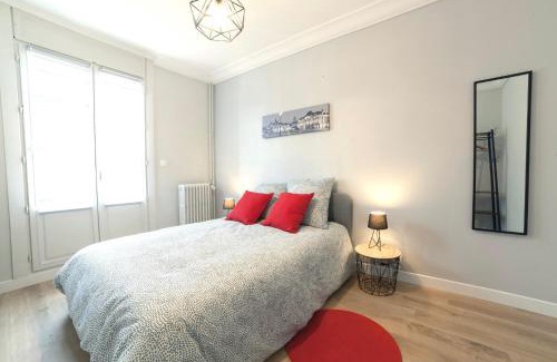 Orleans Apartment | PRESTIGELOC - Business & Confort - 3 Grandes Chambres, 2 SDB, Hyper Centre