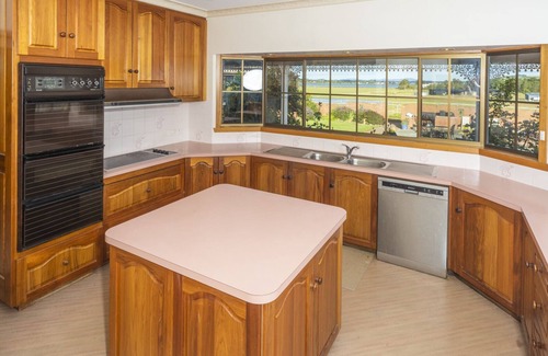 Sandford House | Prestigious Expansive Home with Almost Everything