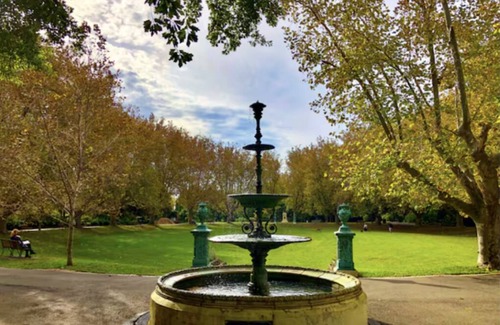 Prahran Apartment | Prestigious in Prahran by Ready Set Stay- linen, WIFI, across the road from park