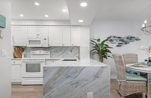 Plantation Condo | Prestigious PGA Golf & Country Club condo on 10th hole now booking for 2026!