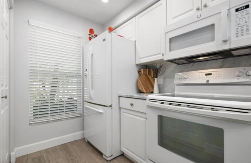 Plantation Condo | Prestigious PGA Golf & Country Club condo on 10th hole now booking for 2026!