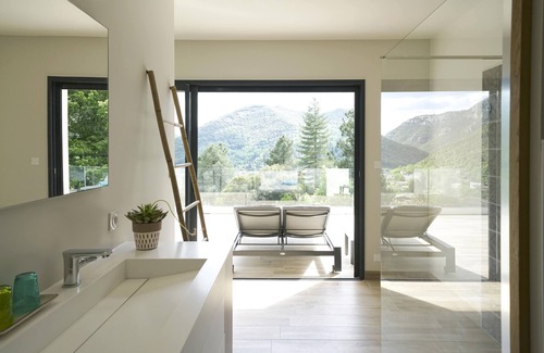 Sumene House | Prestigious villa with high-end services and exceptional panoramic view.