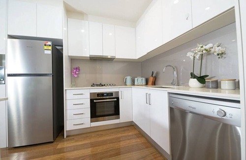 Preston Apartment | Preston Spacious Apartment fully self-contained Parking Wi-Fi