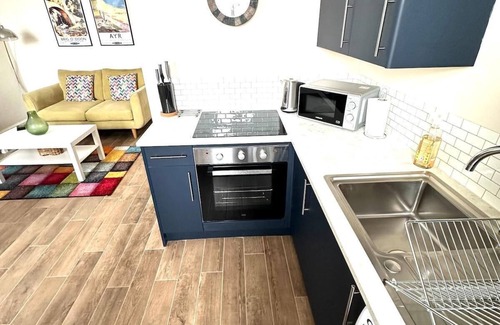 Prestwick Apartment | Prestwick/KingB/PetsOk/FreeP/Wifi/Tv