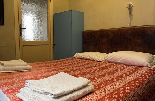Giuliano di Roma House | Preta Nera Ducasse - One Bedroom Guest House, Sleeps 2