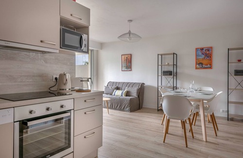 Le Pouliguen Apartment | Pretty apartment 300 m from the port of Pouliguen
