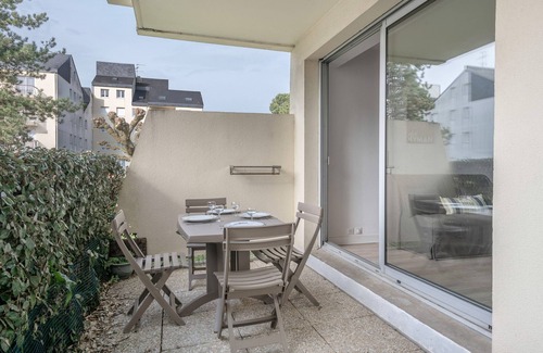 Le Pouliguen Apartment | Pretty apartment 300 m from the port of Pouliguen