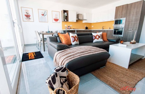 Għadira Apartment | Pretty Beachfront Penthouse in Mellieha