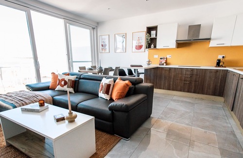 Għadira Apartment | Pretty Beachfront Penthouse in Mellieha