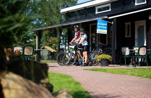 Zorgvlied Ski Chalet | Pretty chalet on park near Drents-Friese Wold