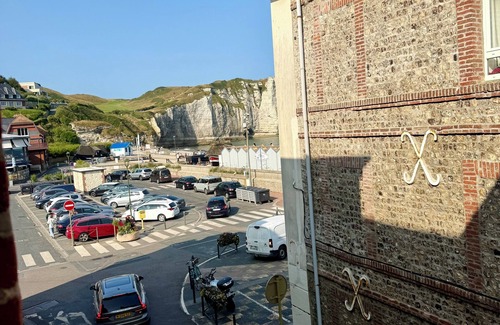Etretat House | Pretty fisherman's cottage 50m from the beach! Ideal for families, pets welcome!