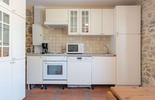 Courry House | Pretty Holiday Home in Courry with Swimming Pool
