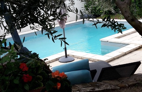 Trets House | Pretty house with pool near Sainte Victoire