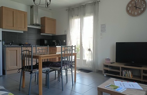 Villemoustaussou House | Pretty new house for 2 people with swimming pool 5 minutes from Carcassonne