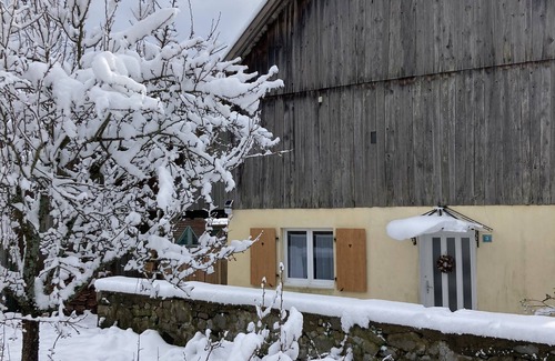 Muhlbach-sur-Munster House | Pretty outbuilding with private garden
