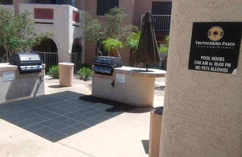 Glendale Condo | Pretty plush and comfortable condo convenient to many amenities and activities