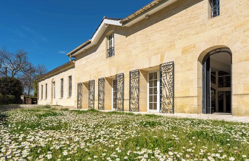 Cenac House | Pretty property in the countryside 20 minutes from Bordeaux