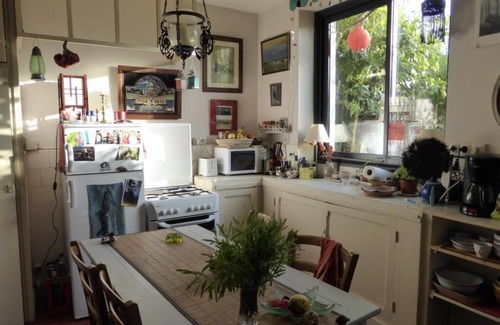 La Rochelle House | Pretty, quiet artist's house with garden