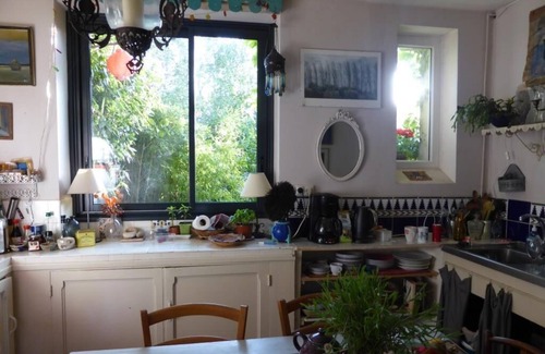 La Rochelle House | Pretty, quiet artist's house with garden