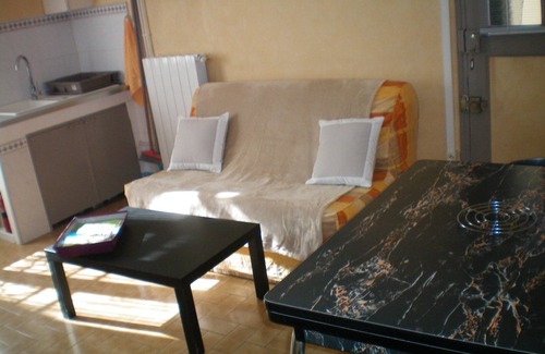 Ganges Apartment | PRETTY T2 IN VILLAGE HOUSE