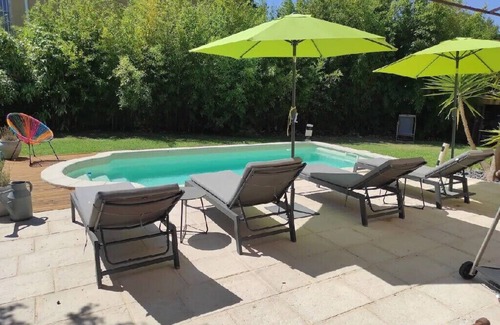 Pelissanne Villa | Pretty villa with pool in Provencal village