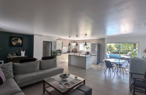 Joyeuse House | Pretty villa with private pool