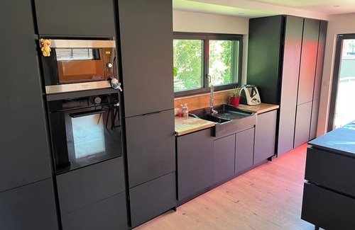 Redon House | Pretty wooden house, green island in town center. 35 minutes from beaches