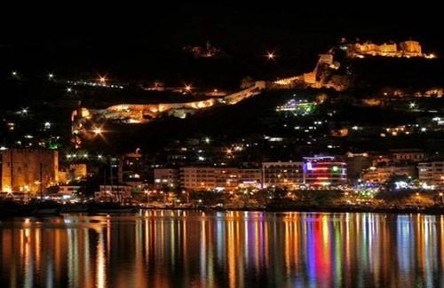 Degirmendere Villa | PRİVATE POOL WİTH NİCE PANOROMA LOVELY VİLLA
