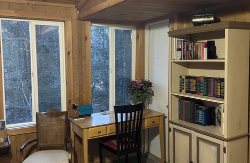 Newland Cottage | PRICE DROP, COME BACK: Cozy Mountain Retreat in Linville Land Harbor